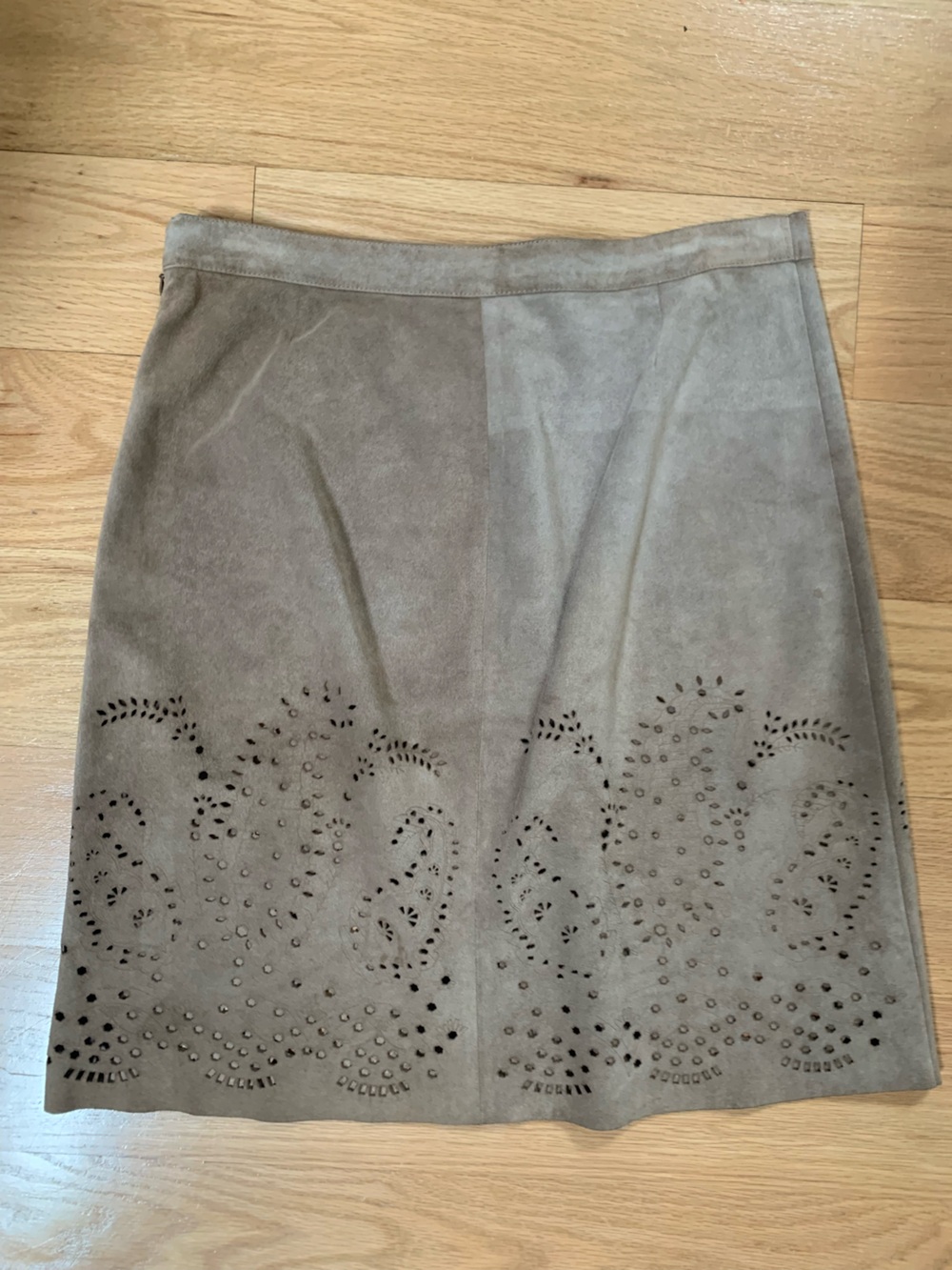 THEORY suede laser cut skirt SZ 10
